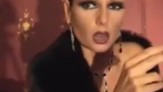 Smoking domina entices