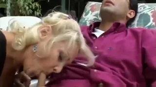 Lustful mature lady has a hung guy pounding her aching pussy outside