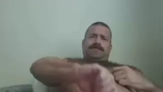 Hairy muscle daddy cums