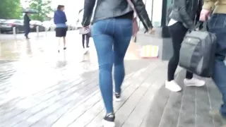 Russian wrigle ass under rain