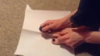 Painting my toe nails
