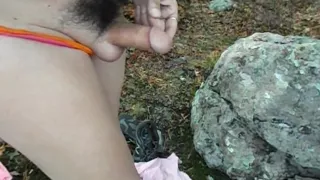 Schlampiger Femboy mit verschrumpeltem Babyschwanz und haariger Muschi!