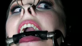 Alexa Von Tess in Cramped - DeviceBondage