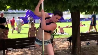 Rak amputee pole dance