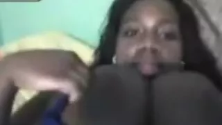 Striptis negra tetona