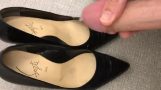 Co-worker s heels get a sticky load