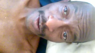 Dan black bottom seinen Arsch für muskulöse schwarze männliche Tops