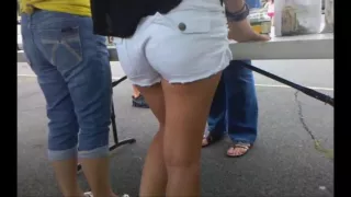 Candid voyeur sexy blonde in tight jeans