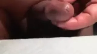 Winziger Schwanz wichst und sperma