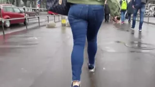 Hot girl with bubble butt