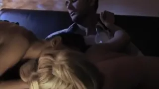 Beste Pornostars Sandra Sanchez und Claudia Adams in geilem Dreier, blonder Pornoclip