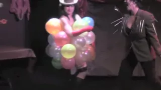 Burlesque Strip SHOW-33 Balloongirl
