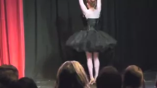 Burlesque Strip SHOW 410 Maggie McMuffin Black Swan