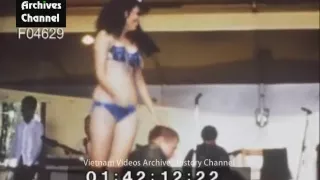 Naked on Stage-015 N11