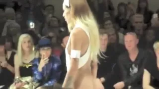 Naked on Stage-022 V10