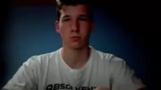 Slowakischer süßer Junge großer haariger Arsch enges Loch großer Schwanz auf Cam