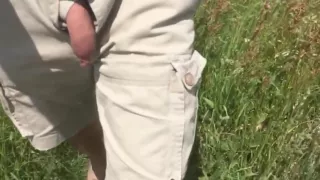 Ich liebe es, meinen Schwanz in der Öffentlichkeit zu schwingen