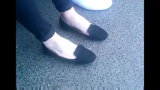 Candid feet in flats shoeplay