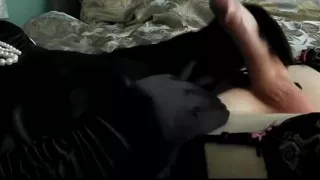 Sexy crossdresser wank on bed