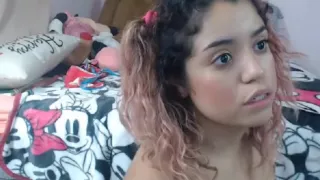 Nenna cachonda mostrando vagina y culo