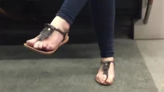 Candid feet on the metro face