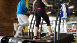 Candid lovely pawg in leggings!