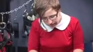 Epouse soumise envoyee au donjon 1