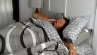 Mi abuela dormida se le salen las chichotas