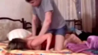 Stefamadura casera de vestido rojo matiz brillante