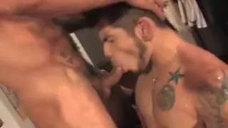 Wütender Freund fickt den Boden