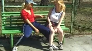 Soeur en chaleur bouffe entre elle la moule