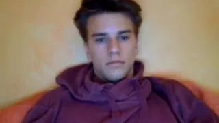 Deutscher süßer Junge mit großem runden Arsch heißes enges Loch auf Cam