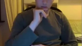 Italienischer süßer Junge mit rundem Arsch auf Doggie Big Cock On Cam