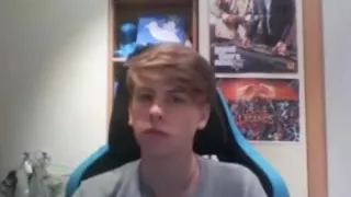 Spanischer Junge mit Sperma auf der Kamera Glatter runder Arsch Schöner Schwanz