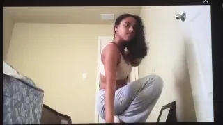 Sexy cette college girl 3 mais qui fait des screenshot oh la