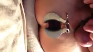Stretching my ass whit speculum en toy