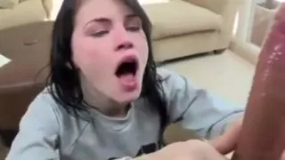 White Beauty Sucks Big White Cock