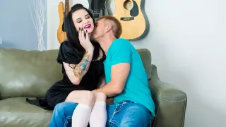 Phoebe Phelpz & Bill Bailey in Phoebe Phelpz First Time - BurningAngel
