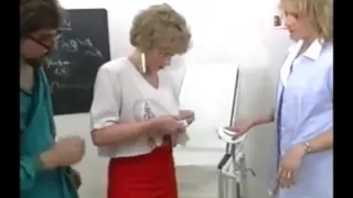 Kinky threesome at the gyneco