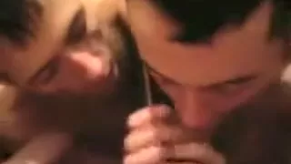 Fabelhafter Amateur-Schwulenfilm mit Blowjob-Szenen