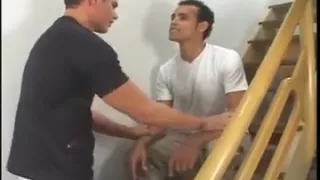 Latinos ficken auf der Treppe