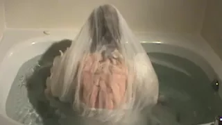 Wetting gown in the tub