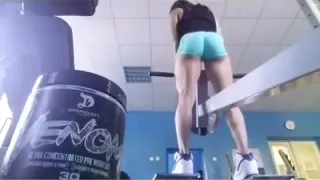 Diese Frau hat einen fetten Muskelarsch