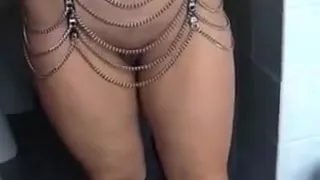 Italian mistress use toilet slave