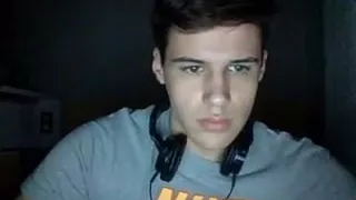 Spanischer süßer Junge mit großem runden Arsch auf Doggie on Cam