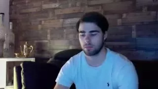 Deutscher gutaussehender Mann mit großem Arsch und großem Schwanz vor der Kamera