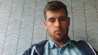 Schöner, gut aussehender Mann mit großem, fetten Schwanz vor der Webcam
