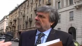 Giovane zoccola ne scopa due