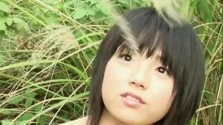 Ai Shinozaki - walking