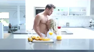 Horny cougaroffers her hot ass for a anal creampied